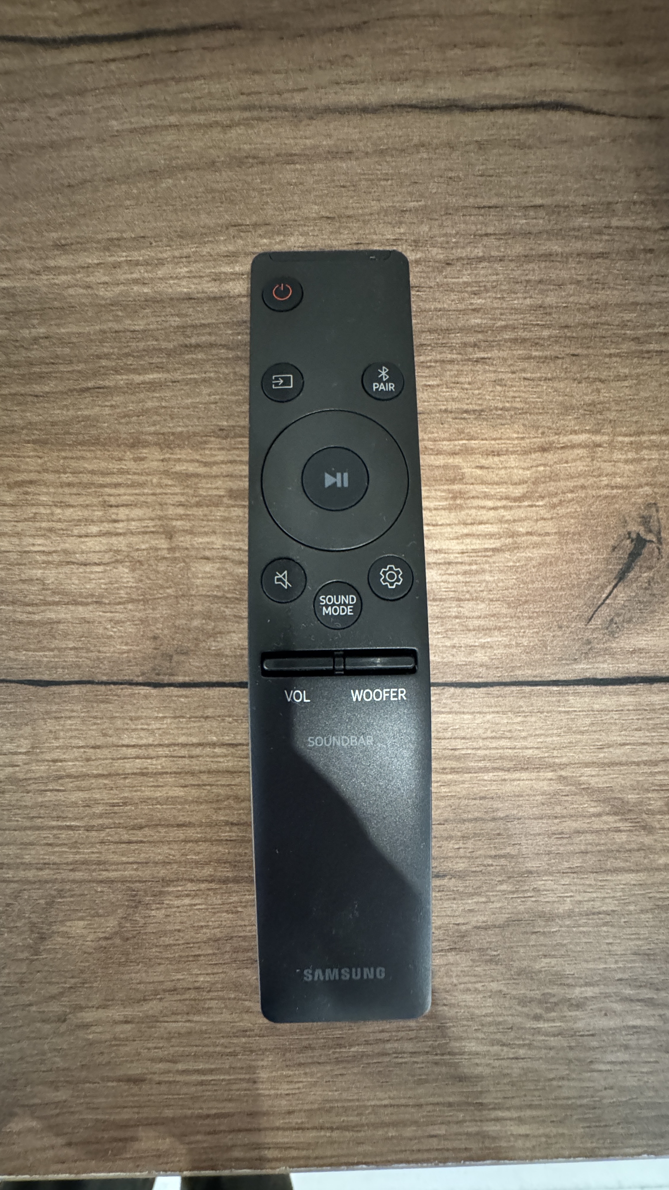 Пульт Samsung Soundbar с отмеченными кнопками